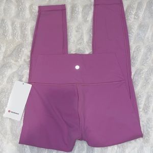 NWT Lululemon Wunder Under 25”